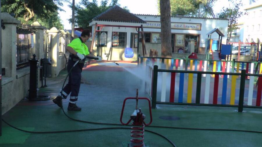 Desinfeccion parque infantil SR Desinfeccion parque infantil SR