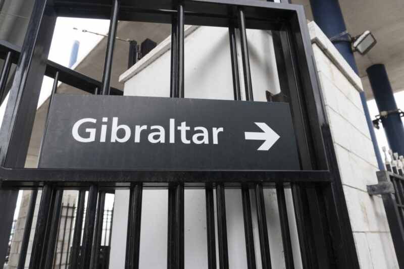 GIBRALTAR FRONTERA ALEDAÑOS AEROPUERTO ADUANA_13