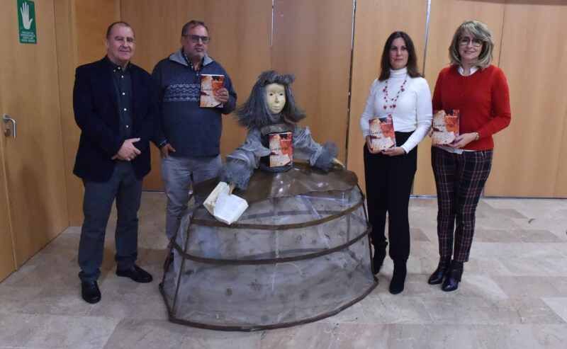 PRESENTACION LIBRO DE LOLA MARTINEZ PRESENTACION LIBRO DE LOLA MARTINEZ