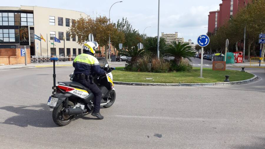 Moto_policia_rotonda_Ayuntamiento