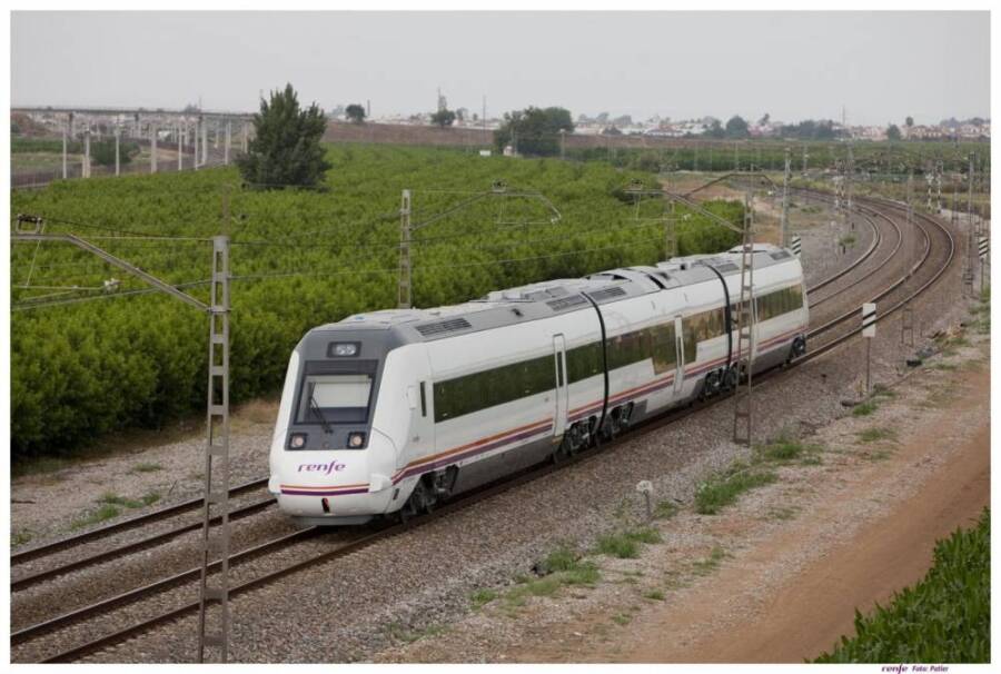 Imagen de archivo. Tren. Imagen de archivo. Tren.
