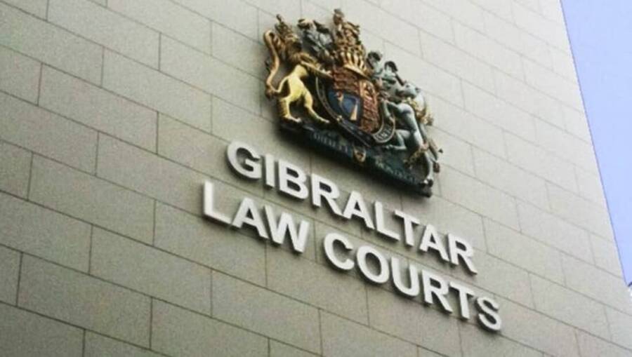 Condenado en Gibraltar a siete años de cárcel por 13 delitos sexuales contra menores.