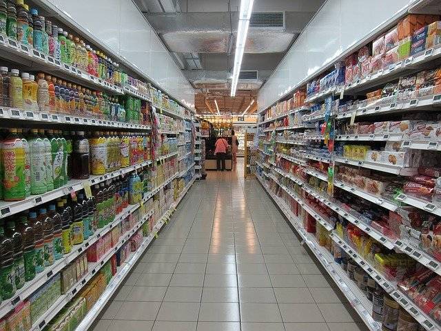 Estos son los supermercados más caros y más baratos en 2024, según la OCU.
