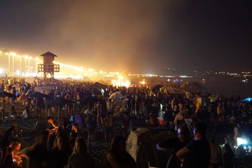 Imagen de archivo de la noche de San Juan en La Línea en 2019. 