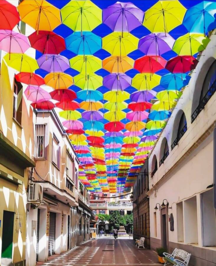 Calle_cadalso_paraguas