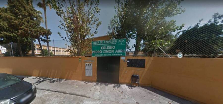 El colegio Pedro Simón Abril, en La Línea. El Ayuntamiento de La Línea celebra el primer Consejo Escolar Municipal del curso 2025/26.