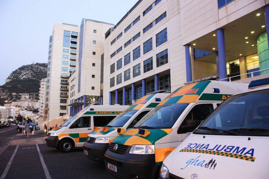 1280px-St_Bernard's_Hospital_with_GHA_Ambulances