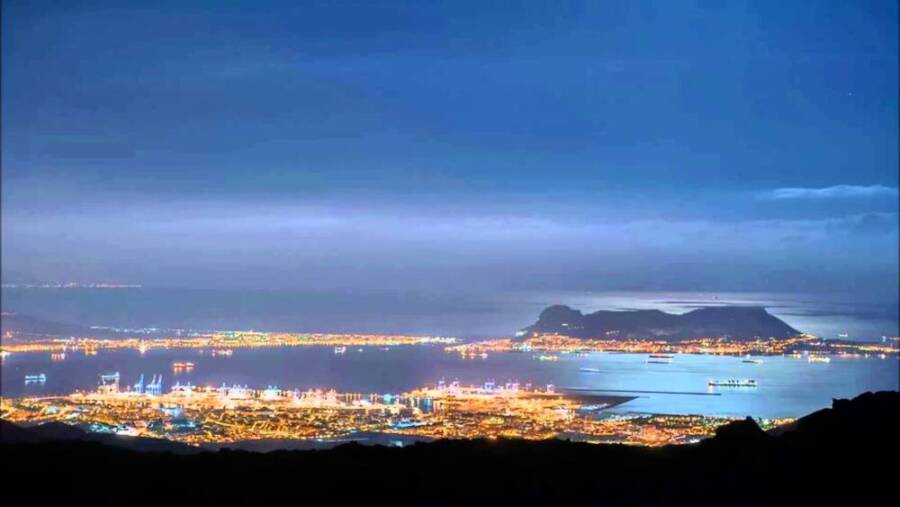 Bahia Algeciras de noche