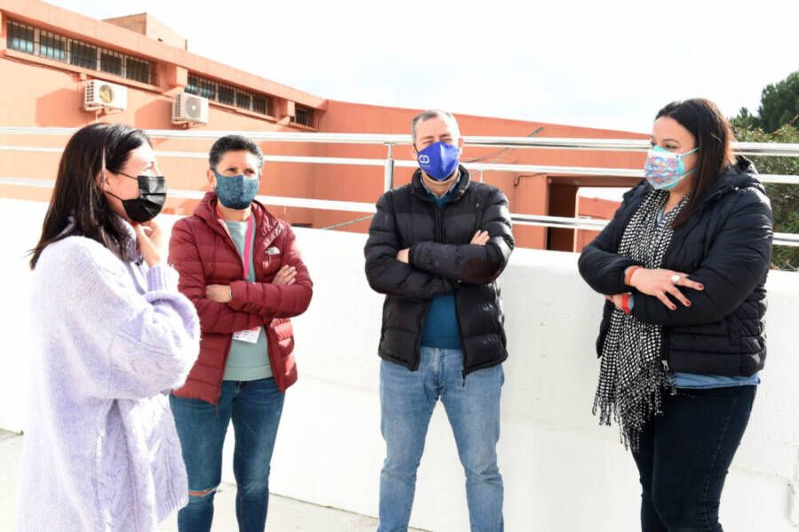 REUNION-LAURA-CON-DIRECTORA-GUARDERIA-SALADILLO