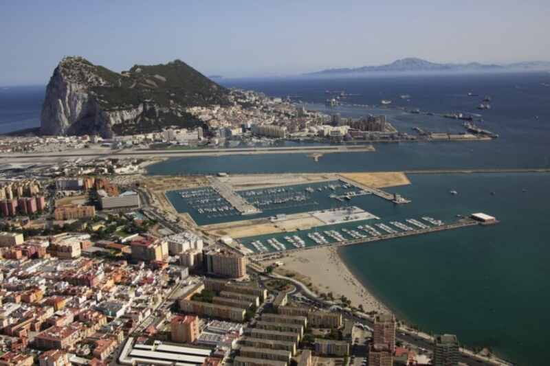 Vista-Aérea-Alcaidesa-Marina-mkps8bo8w00eau6zlkr7ide49q8cs62usbt19mp9m6