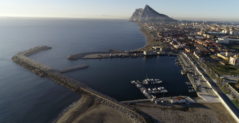 El puerto de la Atunara. El sector pesquero de La Línea se beneficia de un curso formativo de patrón local de embarcaciones El puerto de la Atunara. El sector pesquero de La Línea se beneficia de un curso formativo de patrón local de embarcaciones