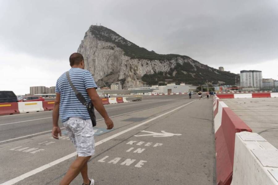 GIBRALTAR FRONTERA ALEDAÑOS AEROPUERTO ADUANA_26