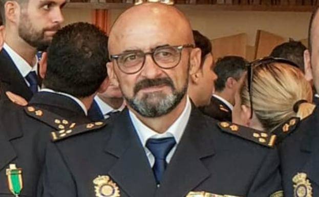 policía