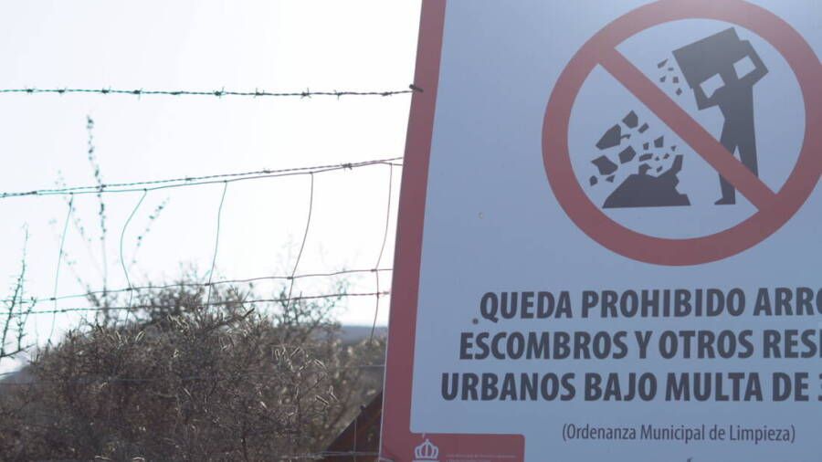 LL CARTEL CONTRA VERTIDOS copia