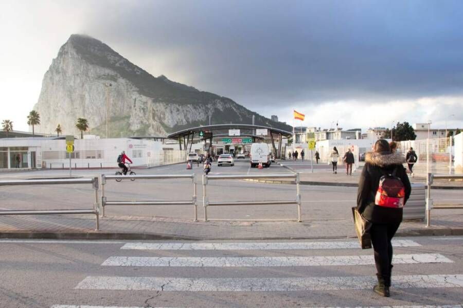 FRONTERA GIBRALTAR lejos