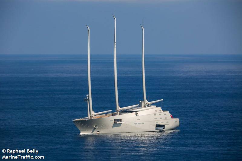 SAILING_YACHT_A