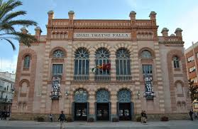 Fachada del teatro Falla. La celebración de los Latin Grammy en Cádiz arranca con una mesa redonda sobre Paco de Lucía