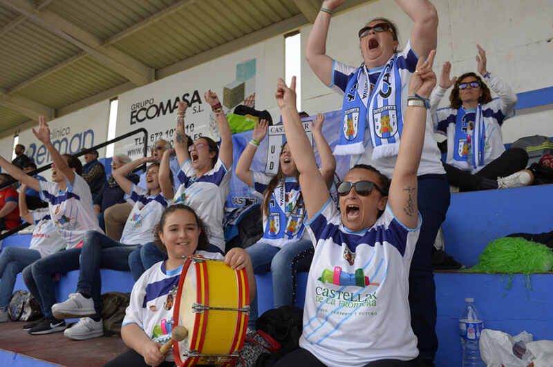 Aficionados-en-la-sede-de-Guadalcacín