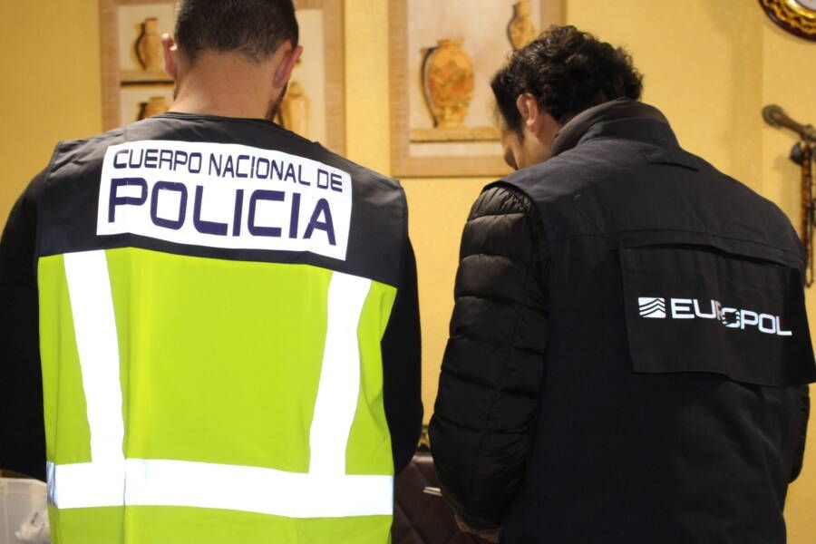 Agentes de Policía Nacional