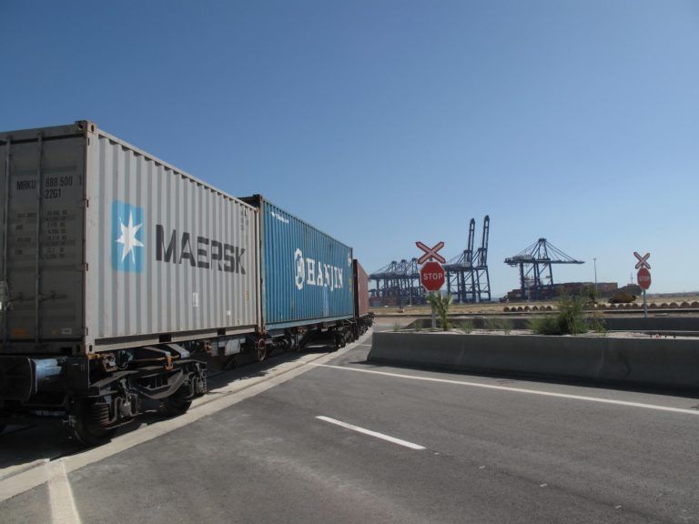 Via ferrea en puerto Algeciras