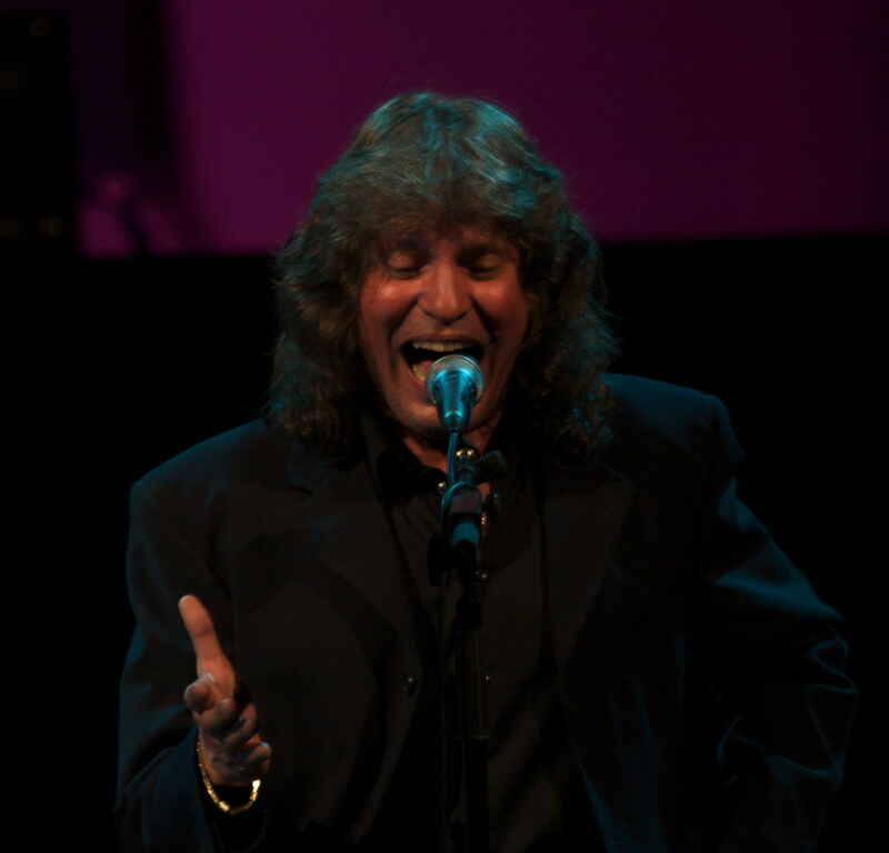 1200px-José_Mercé_cantando 1200px-José_Mercé_cantando