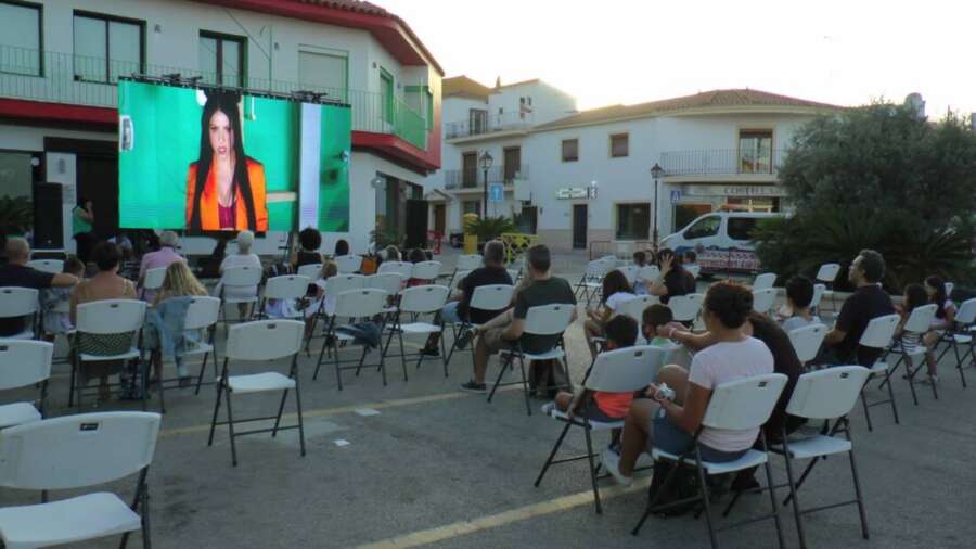 2020 cine verano pueblo nuevo3