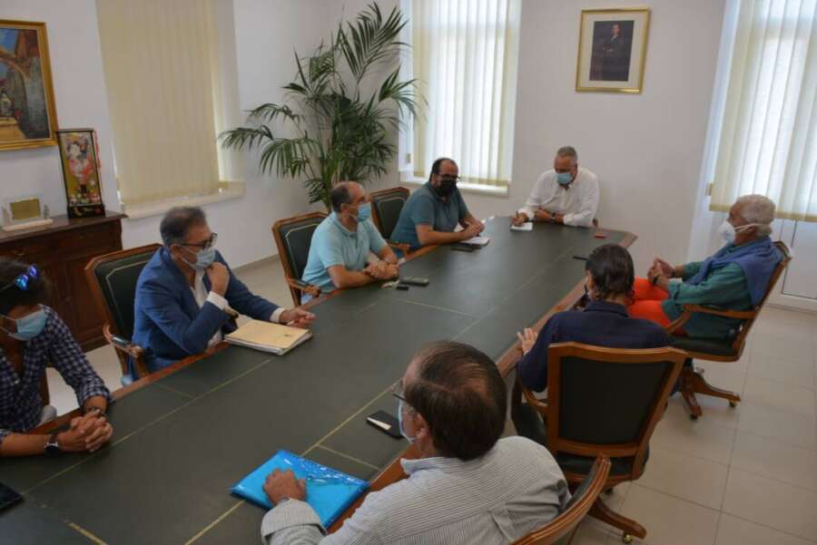 Reunion propietarios casitas de colores Sotogrande