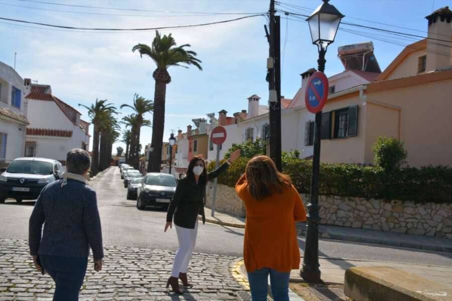 2021_iluminacion_calle_palmeras_campamento2