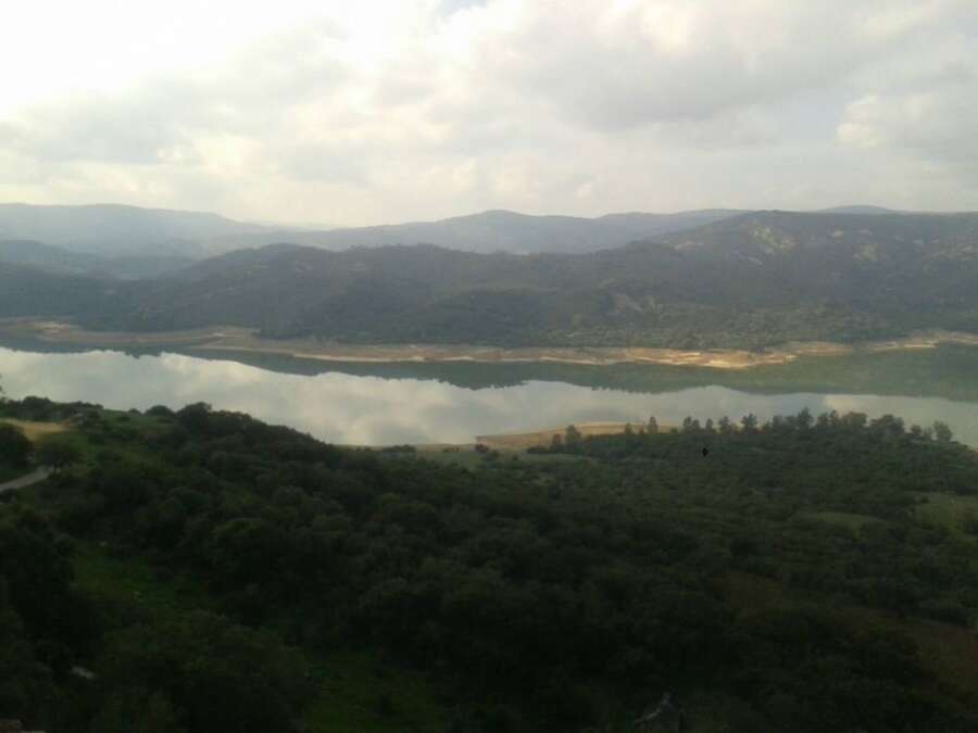 Embalse de Guadarranque desde Castellar. Imagen de archivo. 