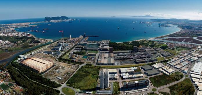Vista polígono industrial. Las Grandes Industrias urgen a una mejora inmediata de las carreteras y de tren para poder competir. Vista polígono industrial. Las Grandes Industrias urgen a una mejora inmediata de las carreteras y de tren para poder competir.