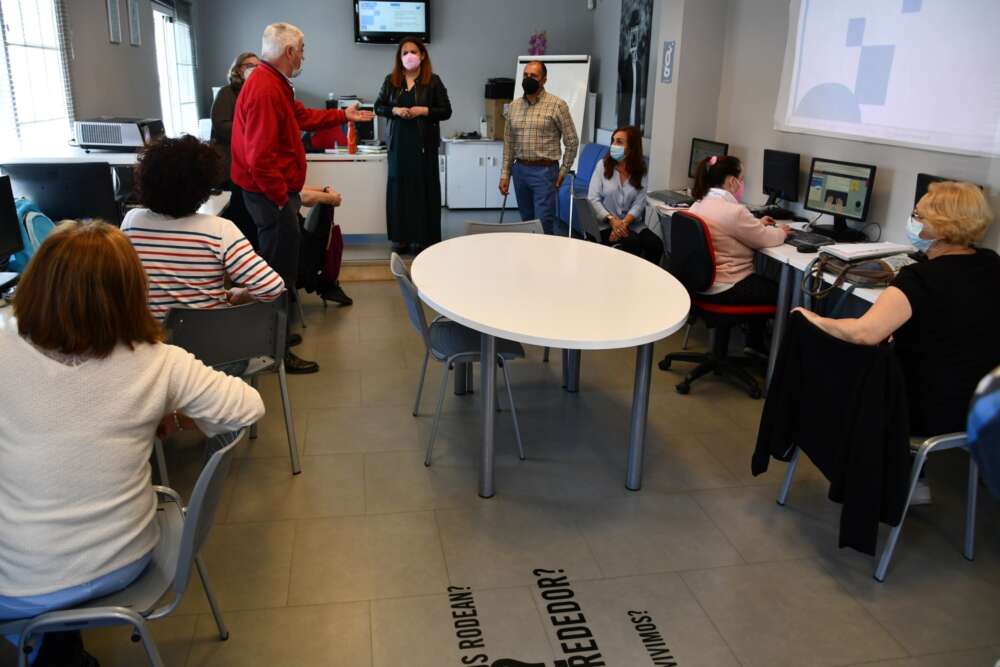 2021 visita aula informatica estacion1