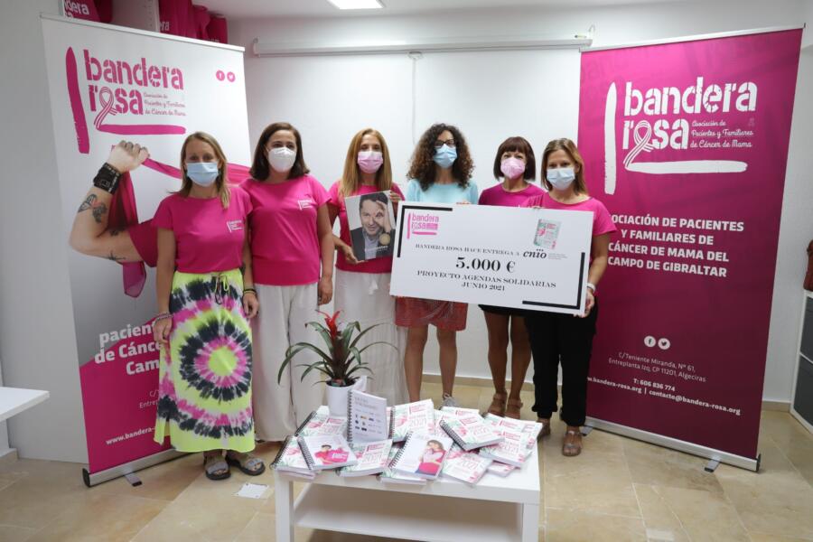 Entrega cheque Bandera Rosa