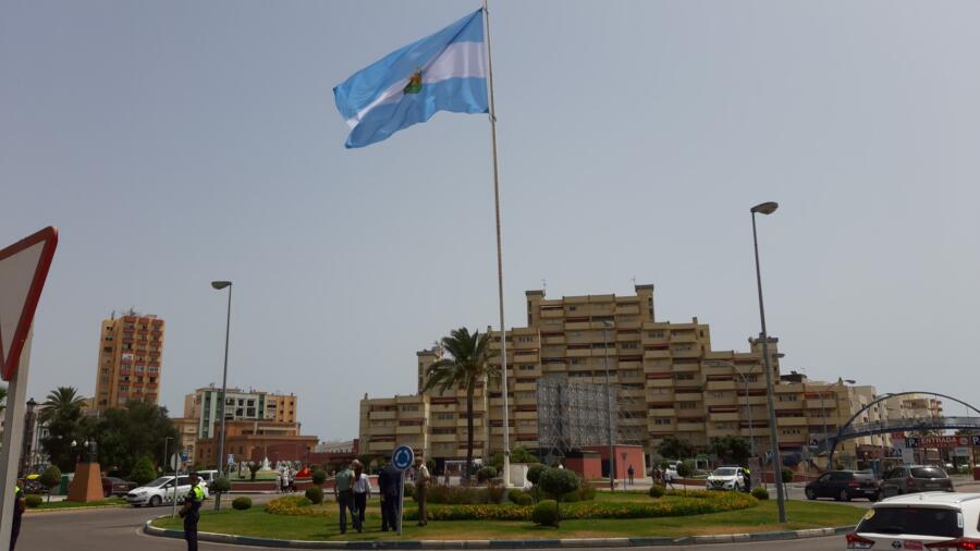 Bandera de La Línea. La Línea celebra el 154º aniversario de la ciudad con un pleno institucional y la izada de la bandera 