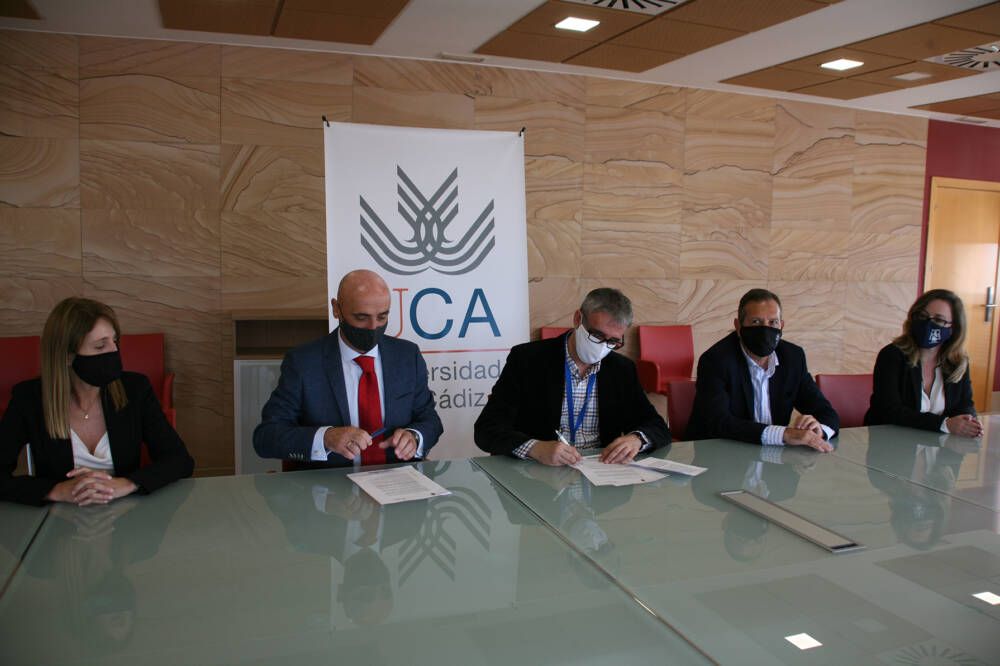 Firma anexo convenio Cátedra Fundación Cepsa-UCA 2