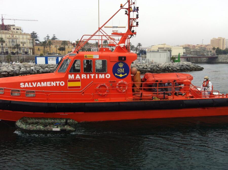 Cádiz.- Sucesos.- Cuatro magrebíes rescatados en el Estrecho de una patera