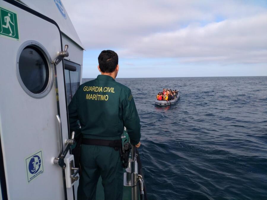 Cádiz.-Sucesos.- Un total de 89 inmigrantes llegan a la provincia en dos pateras interceptadas en Rota y Conil