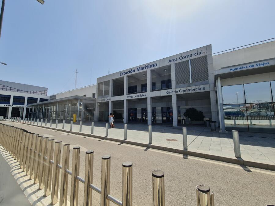 Estación marítima. Detenida una menor en el Puerto de Algeciras con más de una tonelada de hachís adosada a la cintura.