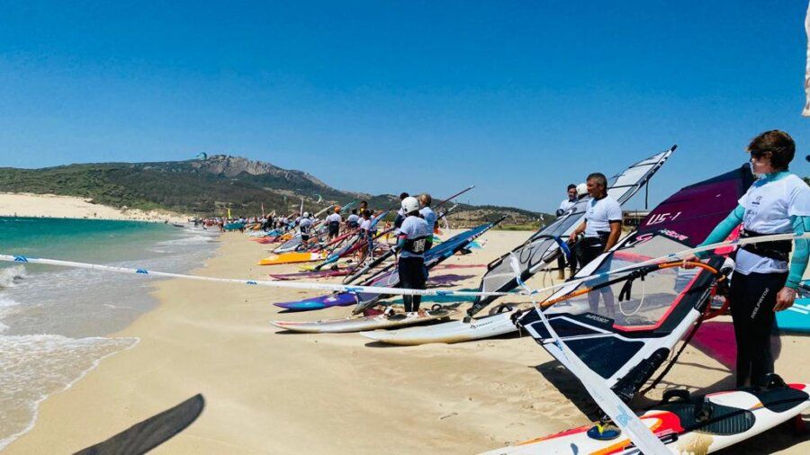 Séptima edición de la regata de Windsurf amateur BUDA VLDVKEROS en Tarifa.