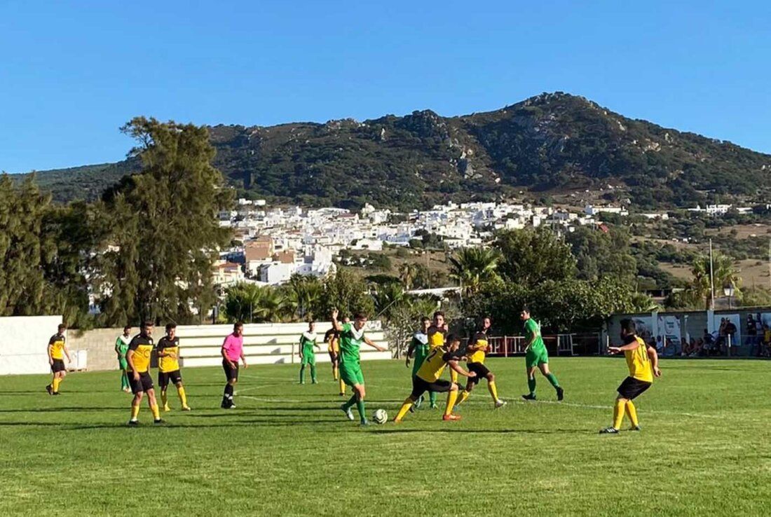 FÚTBOL 260921 Facinas-Torrecera