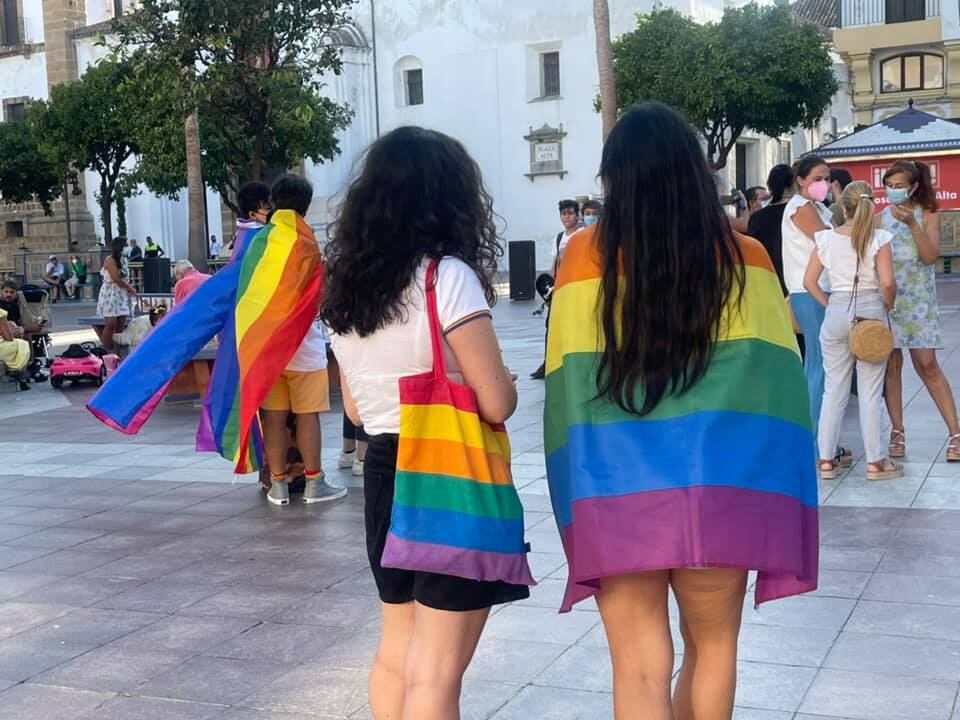 Manifestación contra las agresiones LGTBI en la Plaza Alta.