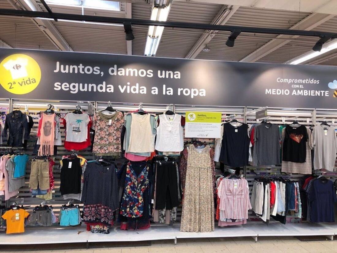 Carrefour vende ropa de segunda mano para fomentar la economía circular