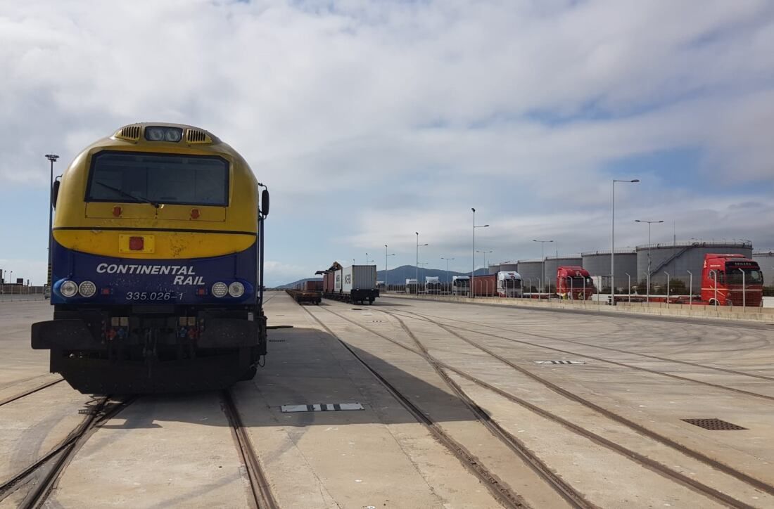 ferrocarril en puerto algeciras