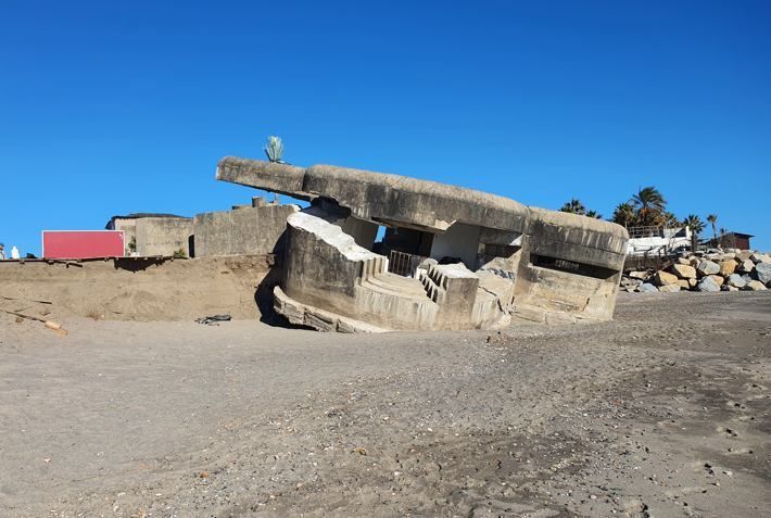 Fuerte roto en playa Sotogrande