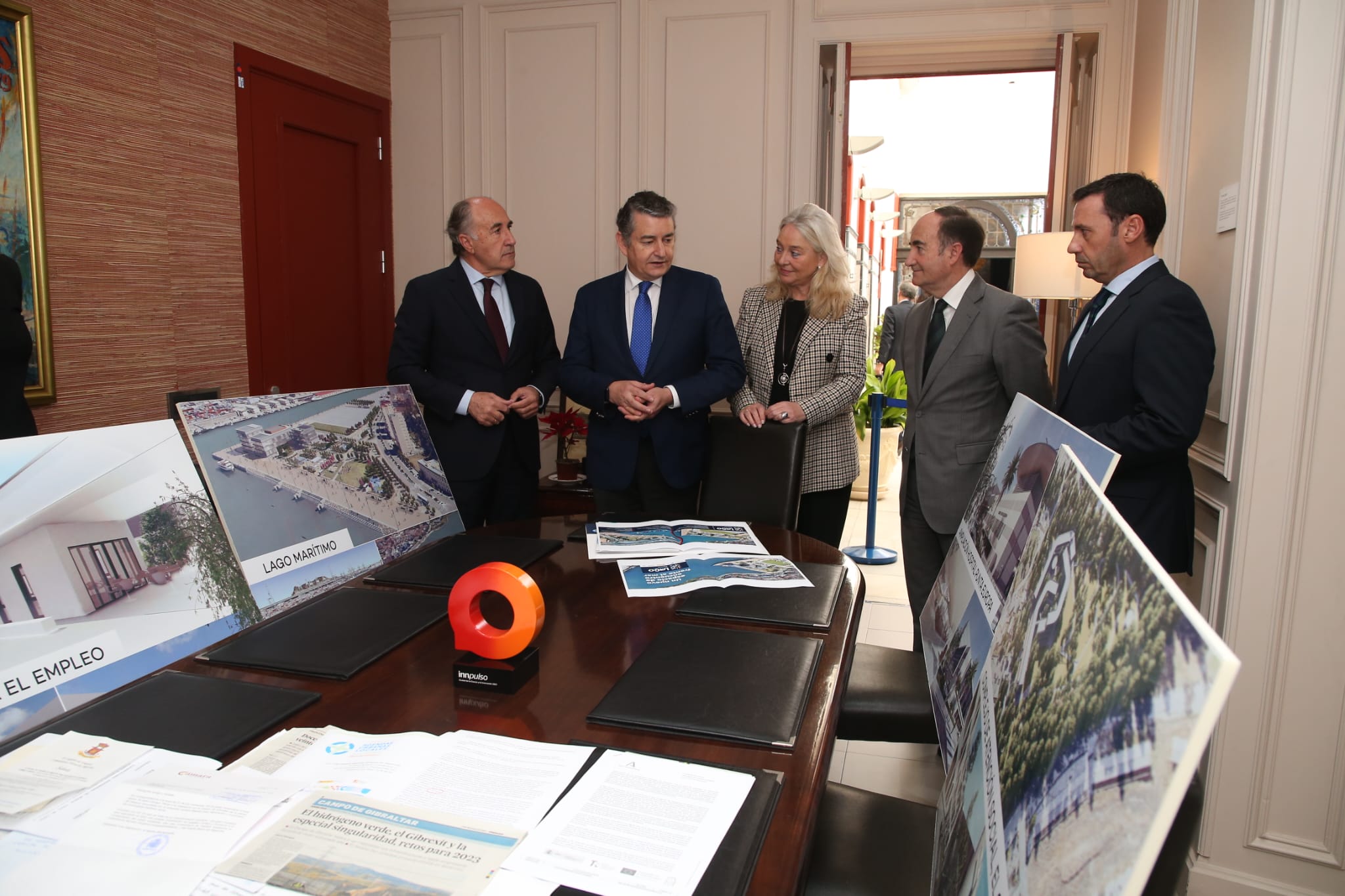 El consejero de la Presidencia, Antonio Sanz, durante su visita de este miércoles al Ayuntamiento de Algeciras.