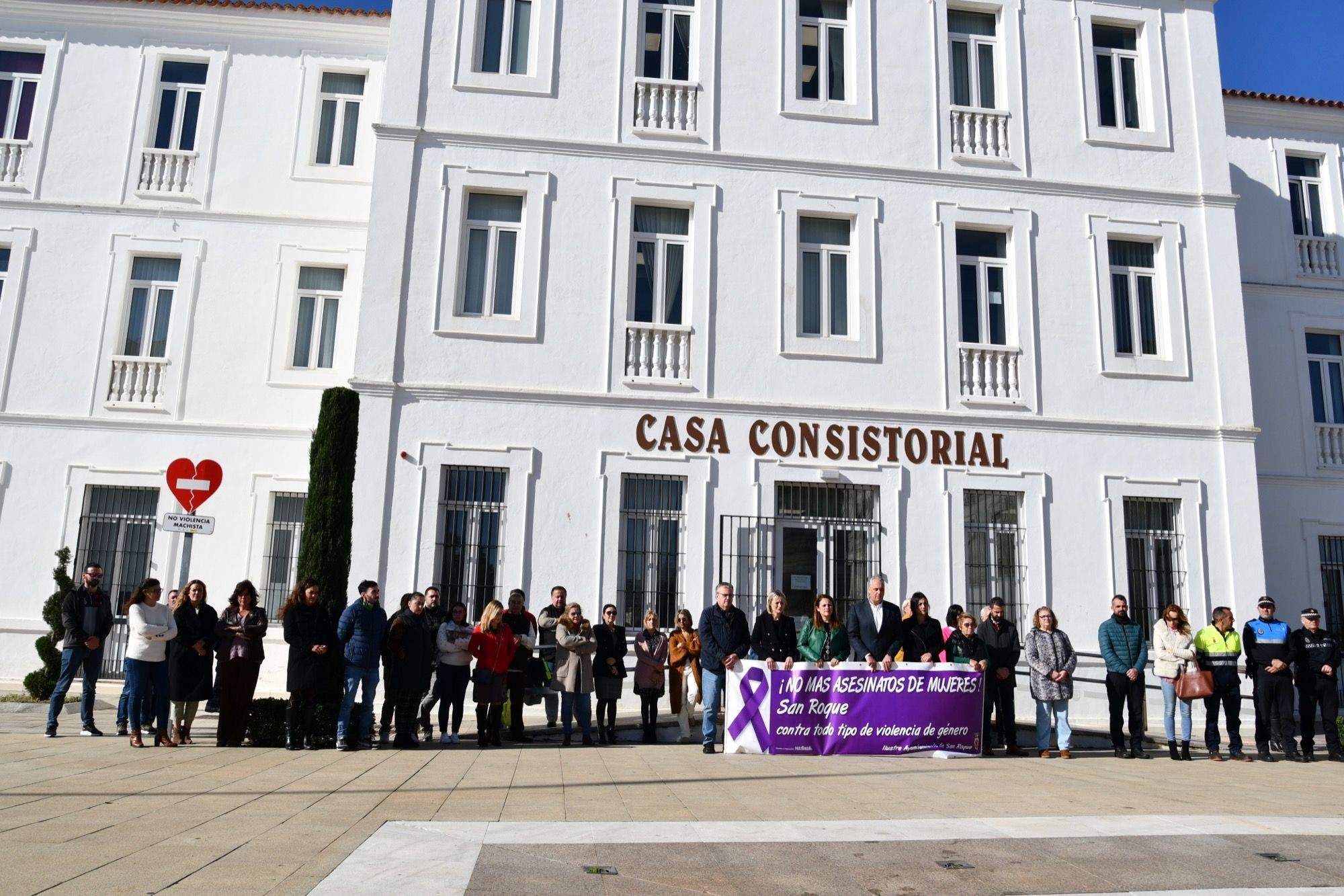 Concentración por el asesinato machista de las tres primeras mujeres de 2023.