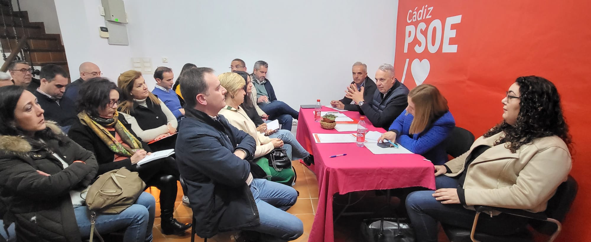 La Ejecutiva provincial del PSOE de Cádiz celebrada por primera vez en Jimena para respaldar a sus candidatos. 