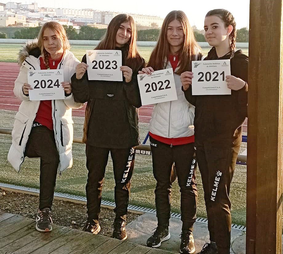 Las atletas del Club Atletismo San Roque. De izquierda a derecha: Anne Sánchez, Nohara Luque, Arantxa Ruiz y Julia Iborra
