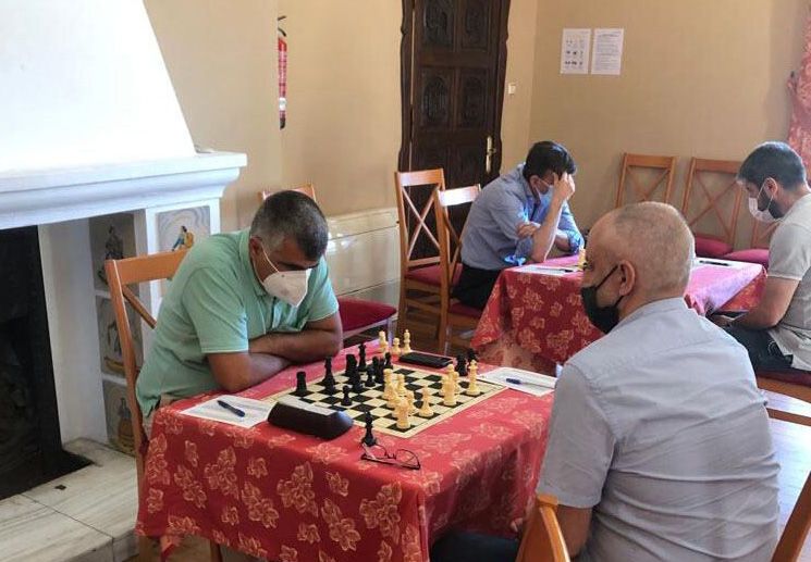 Una de las partidas de ajedrez de la temporada pasada en el Reina Cristina/FOTO: Axel S.C.