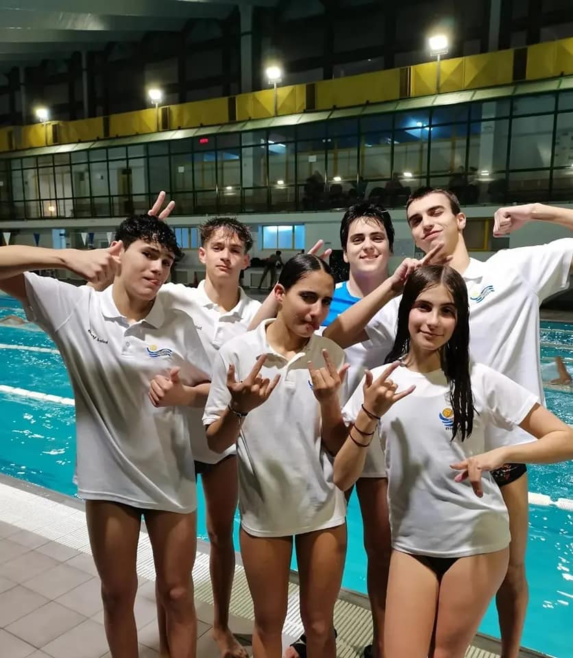 Nadadores del CN Jerez que conforman el proyecto del CN Entrebahías con el CN Los Barrios