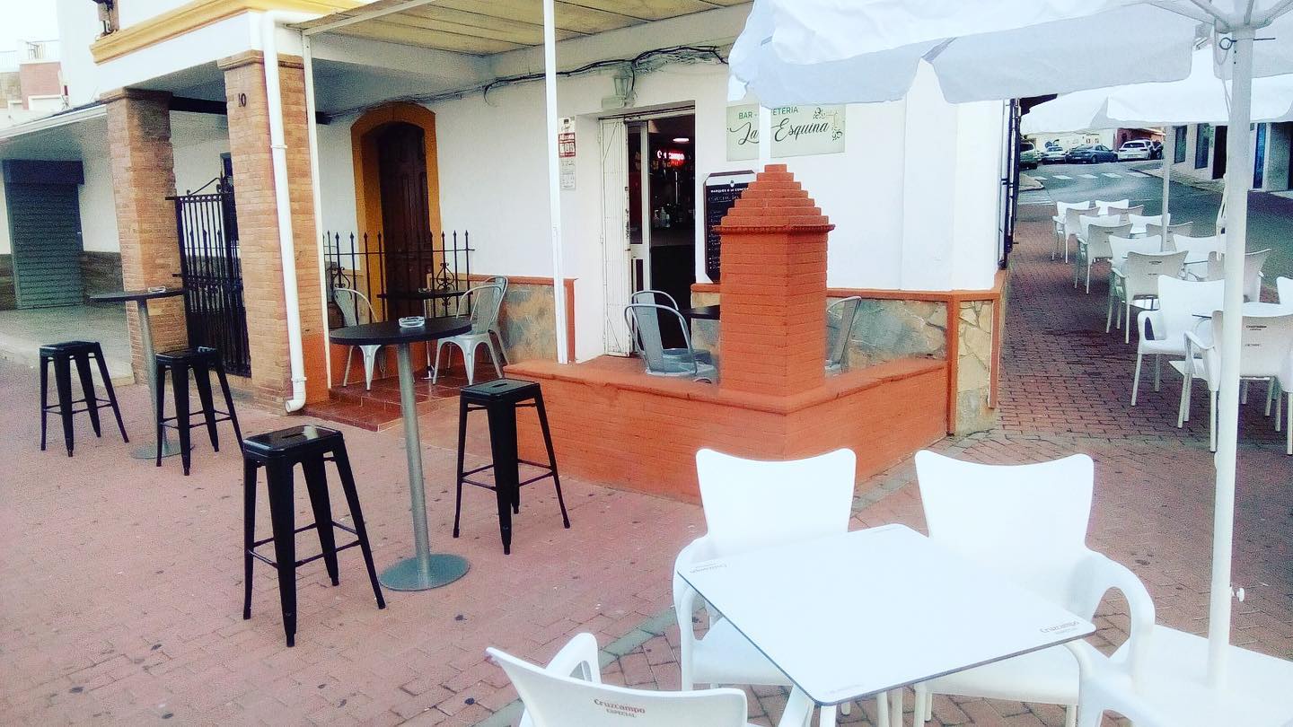Bar Cafetería La Esquina de Los Barrios.